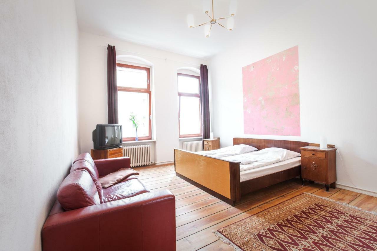 3 Bedroom Apartment Berlin Extérieur photo