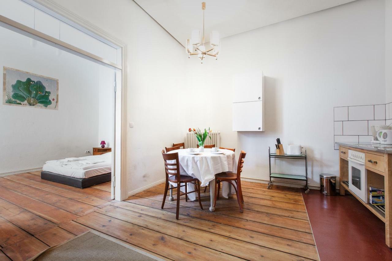 3 Bedroom Apartment Berlin Extérieur photo