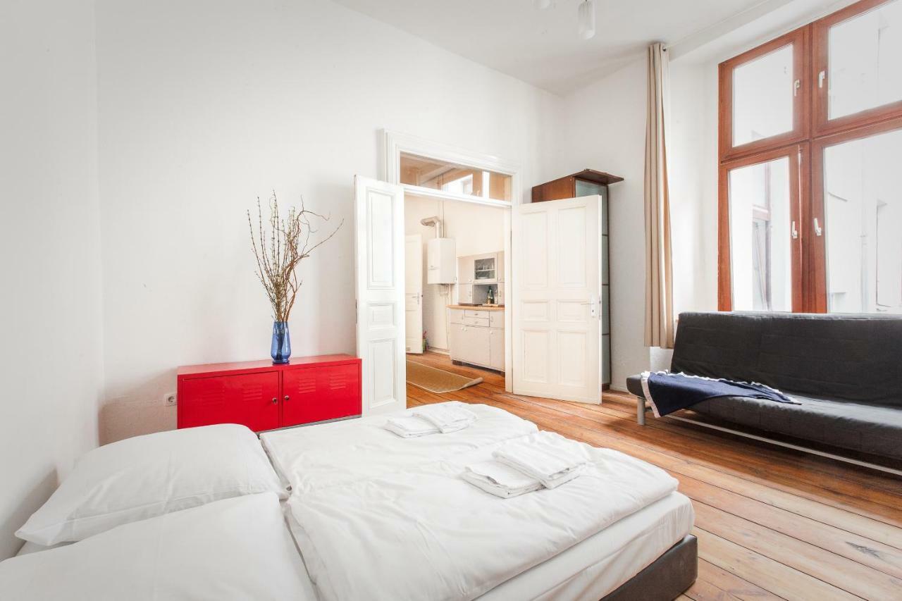 3 Bedroom Apartment Berlin Extérieur photo