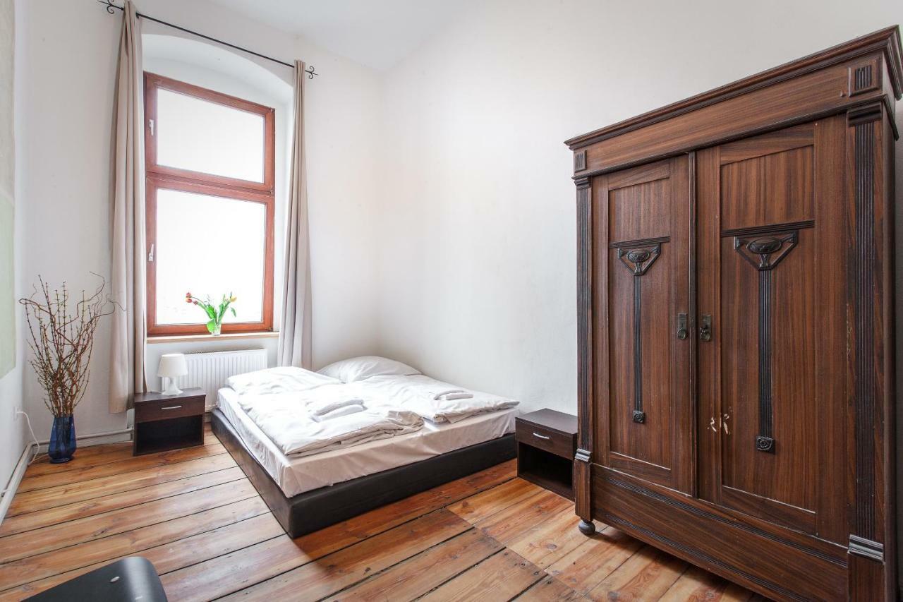3 Bedroom Apartment Berlin Extérieur photo