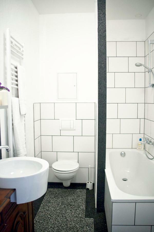 3 Bedroom Apartment Berlin Extérieur photo